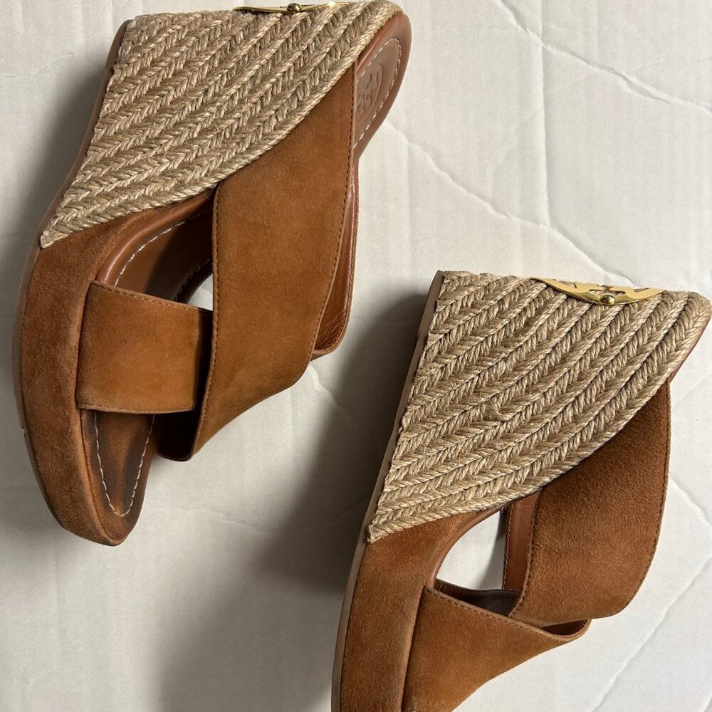 Tory Burch Tan Wedge Soft Suede Sandal Size 8 - Picture 2 of 7